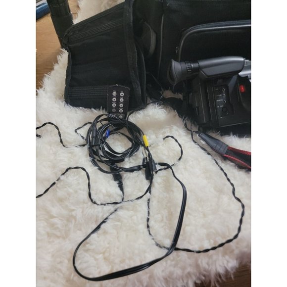 JVC GR- M7 Camera Recorder Player - Picture 2 of 8